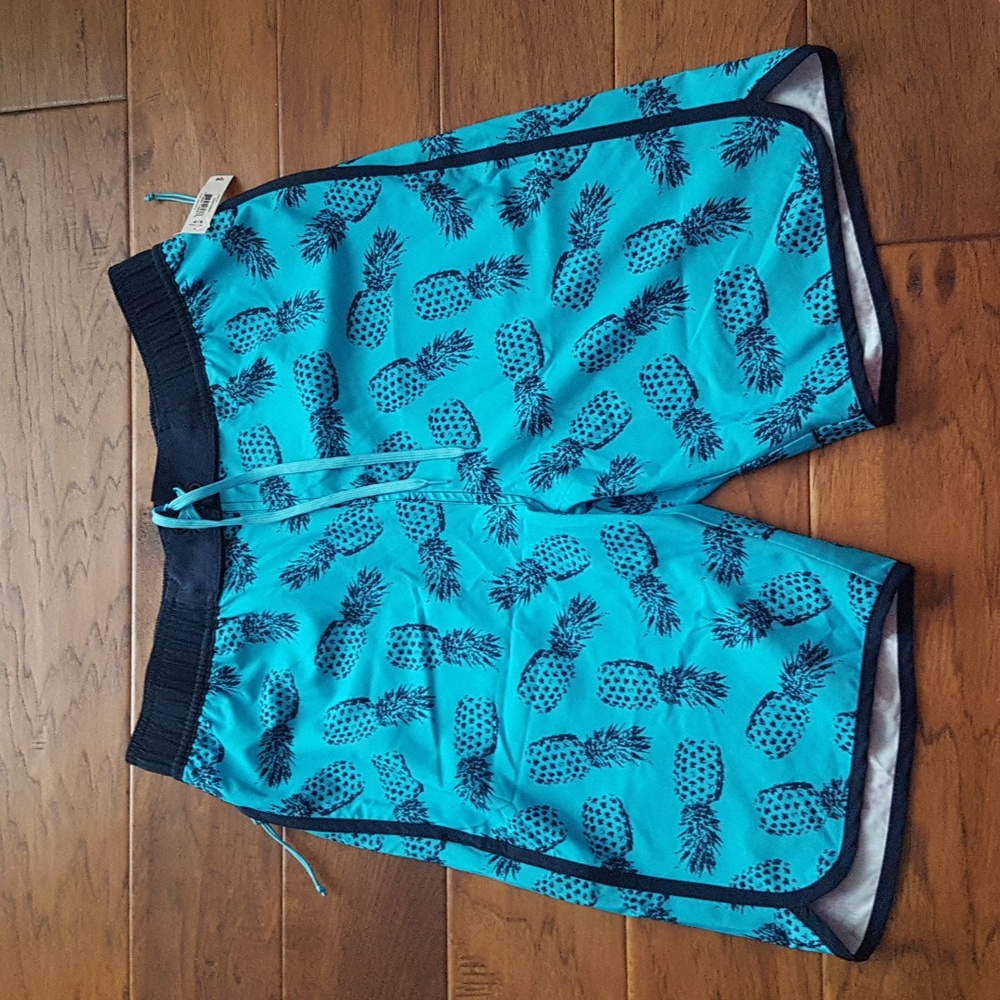 NWT Men's Joe Fresh Board Shorts w Zippered Pockets Pineapple Pattern Size Small